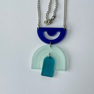 GEOMETRIC FROSTED ACRYLIC NECKLACE