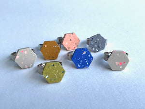 SPECKLED HEXAGON RING